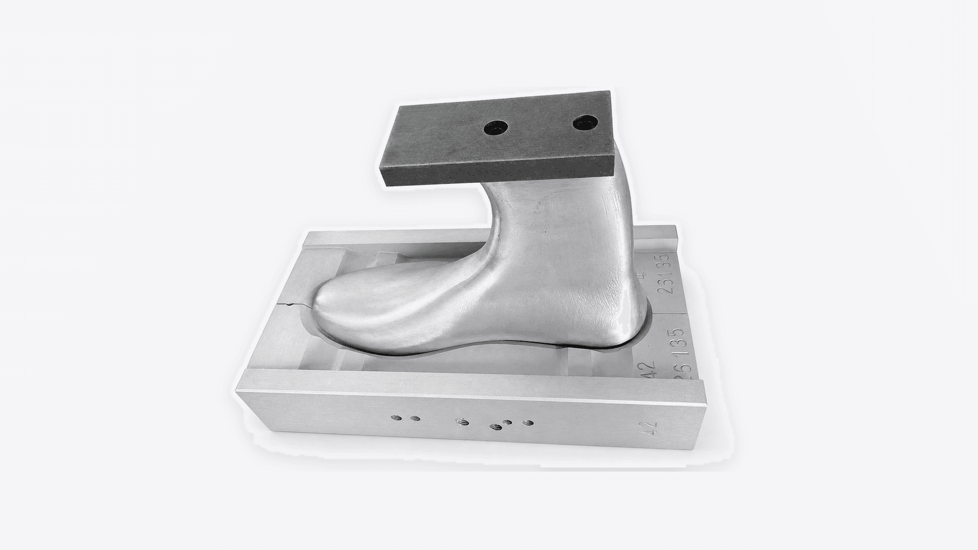 DIP shoe injection mould with shoe last and forming cavity